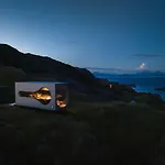 Birdbox Reksta Lodge Floro
