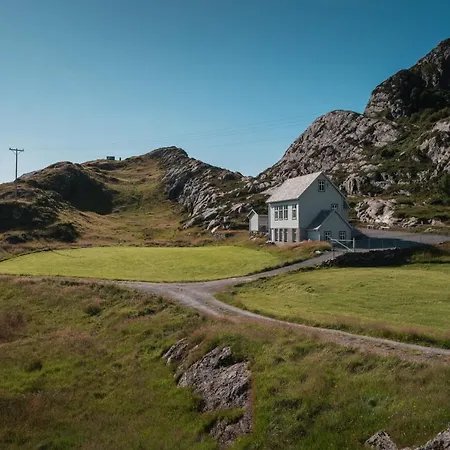 Деревянный коттедж Birdbox Reksta