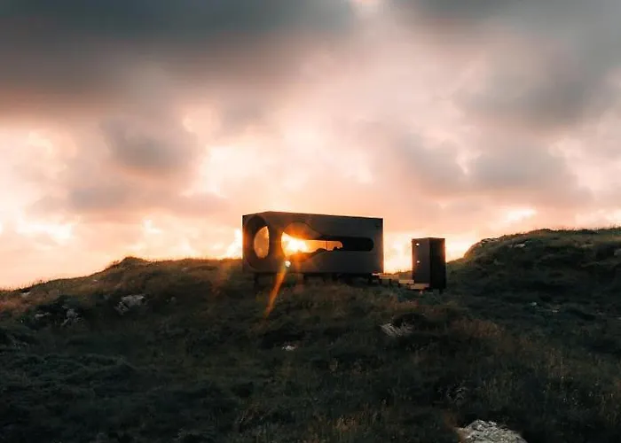 Birdbox Reksta Chata *